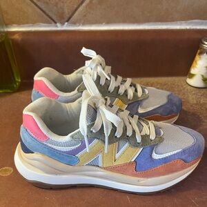 Women's new balance sneaker, size 7, no box